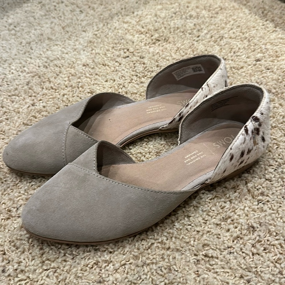 Tom’s cow hide flats!